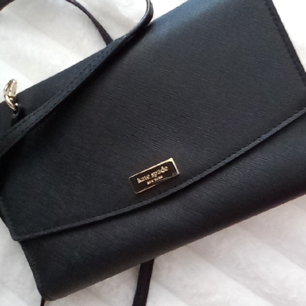 Kate Spade Black Crossbody Bag with Sleek Design